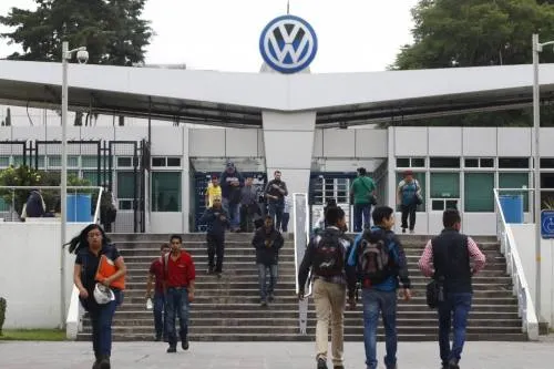 Paro técnico en VW afectó a 17 proveedoras, bajaron 20% su producción