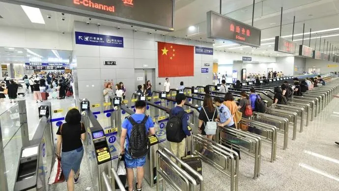 Control migratorio en un aeropuerto chino