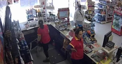 Deben aplicarse pruebas de confianza a empleados de tiendas de conveniencia: Banck