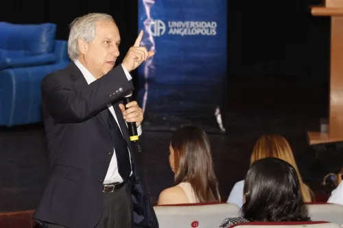 Estúpidos los ataques en mi contra: Cárdenas
