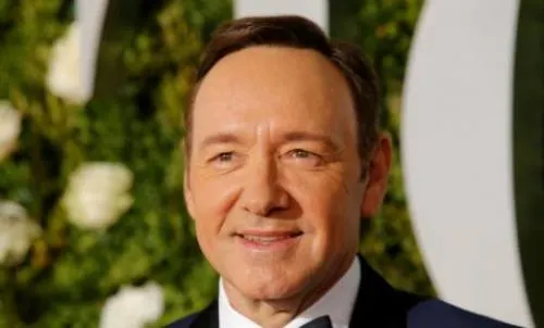 Kevin Spacey se declara gay y pide disculpas por acosar a Anthony Rapp