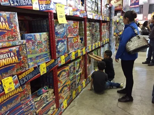 Jugueterías tienen que cerrar sus puertas a las 18 horas: Gobierno Estatal 