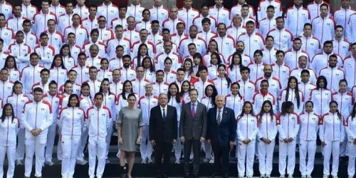 AMLO abandera a delegación mexicana para los juegos de Lima, Perú