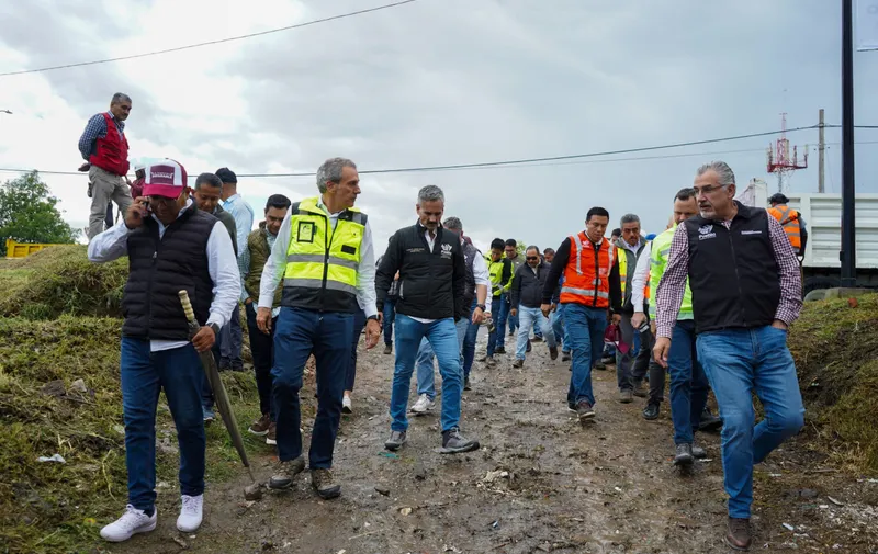Supervisa Pepe Chedraui trabajos de desazolve y limpieza en vasos reguladores, barrancas y ríos de la capital