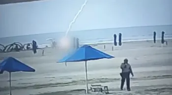 Tragedia en Cartagena: Turista muere tras ser alcanzada por un rayo en la playa