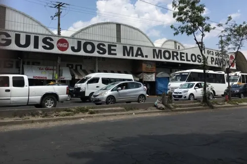 Con cámaras de video vigilancia pretenden inhibir inseguridad en mercados