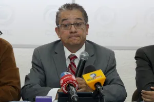Órganos electorales deben revisar legalidad de espectaculares de Lastiri