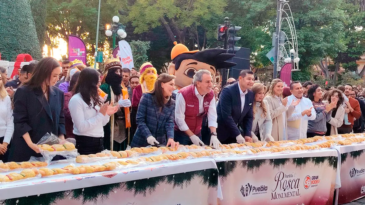Ayto Pue Rosca De Reyes Monumental Record Guinness