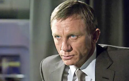 Agente 007 sufre alcoholismo