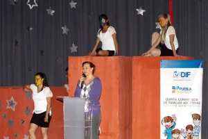 Alonso de Moreno Valle encabeza convivencia de familias adoptivas