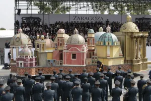 Saldo blanco en el Desfile Conmemorativo de la Batalla del 5 de Mayo