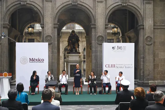 Claudia Sheinbaum encabeza conmemoración del 153 aniversario luctuoso de Benito Juárez