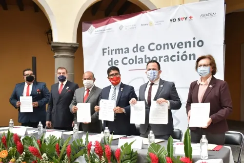 Firman Convenio de Colaboración en favor de la Cruz Roja