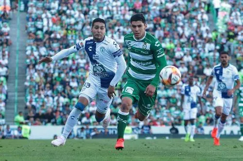 Santos rescata punto con 10 hombres ante Pachuca