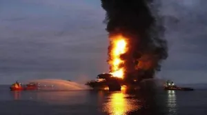 PGR también investigará incendio en plataforma petrolera
