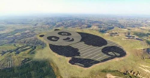 China construye una granja solar de 250 hectáreas con forma de oso panda