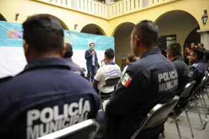 Reciben elementos de seguridad de San Pedro útiles escolares