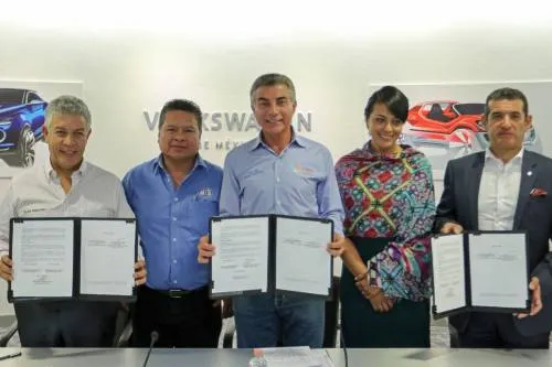 Volkswagen de México e Infonavit firman convenio de colaboración