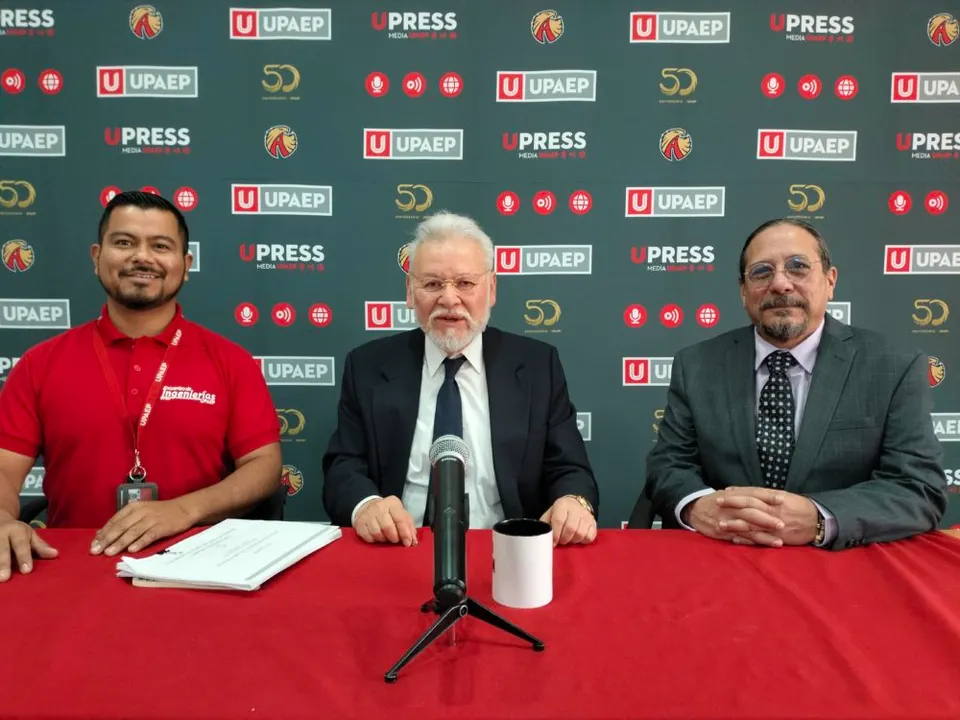 Omar González, Charles Vela y Charles Galindo
