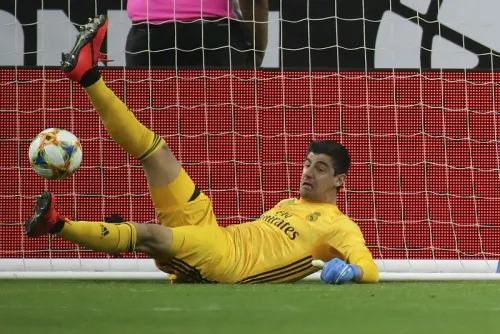 Por lesión, Courtois estará ausente en duelo Real Madrid-Tottenham