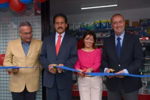 Inauguran nueva farmacia Alexander Fleming en San Martín