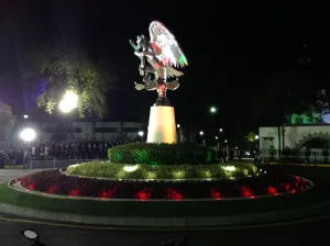Peña Nieto inaugura glorieta dedicada al EMP