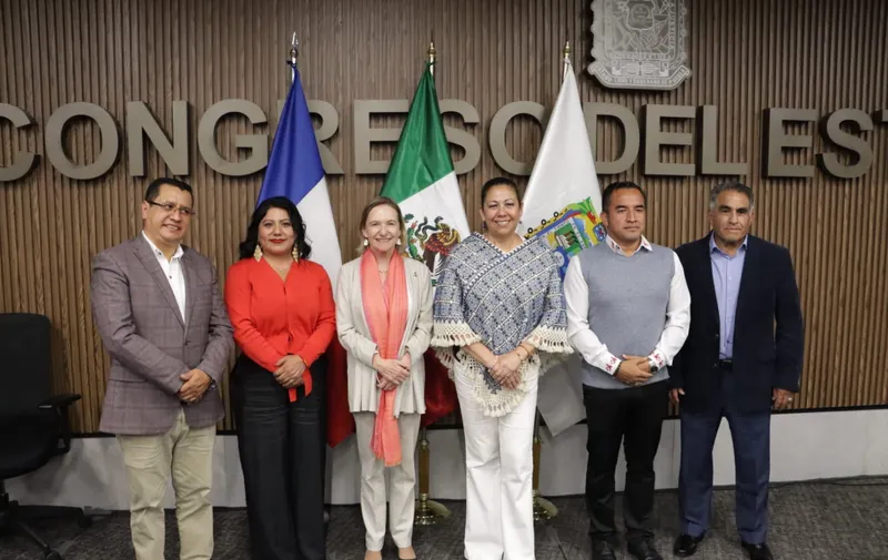 Recibe Congreso de Puebla la visita de la embajadora de Francia en México