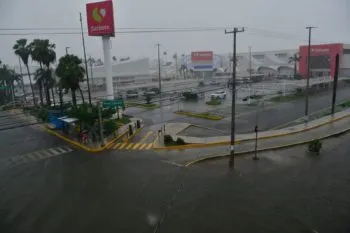 Alcaldesa de Acapulco pide declaratoria de emergencia tras paso de huracán John