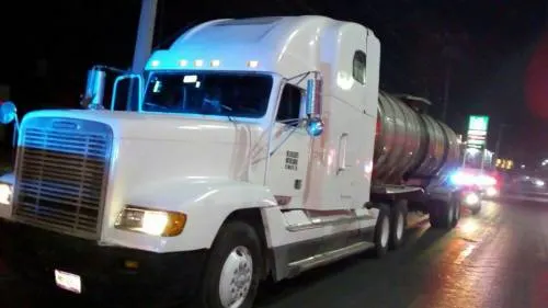 Aseguran en San Pedro Cholula pipa con hidrocarburo