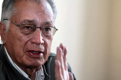 Lozano apuesta por comprar votos, no por campaña: Bartlett