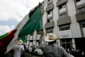 Exigen en Sedatu liberación de recursos para viviendas