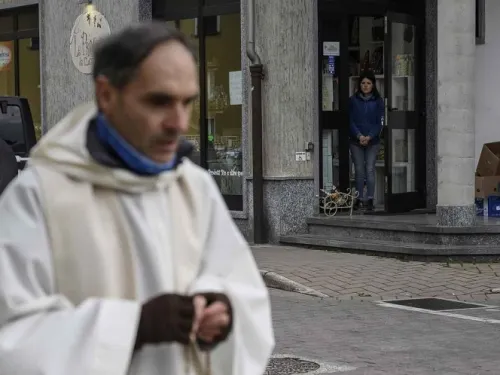 Iglesia concede perdón de pecados a enfermos de coronavirus y cuidadores