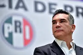 Se mantiene Alito en el PRI tras reunión con ex líderes nacionales; la FGE de Campeche cateó su casa