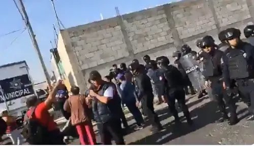 Cinco personas lesionadas deja desalojo en La Libertad