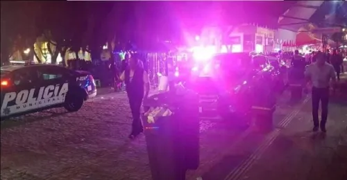 Otra vez ambulantes protagonizan riña en la 8 Poniente