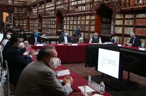 SEP se reúne con rectores de universidades para abordar el tema de la Ley de Educación