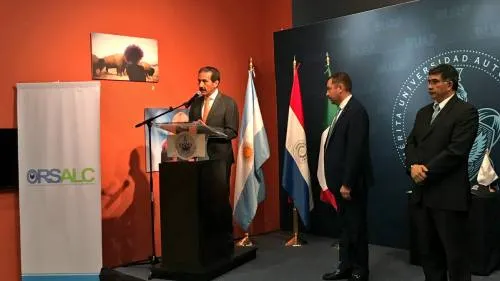 Recibió Esparza moneda conmemorativa de los 70 años de la Unesco