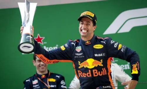 Daniel Ricciardo y la sonrisa asesina de las grandes remontadas