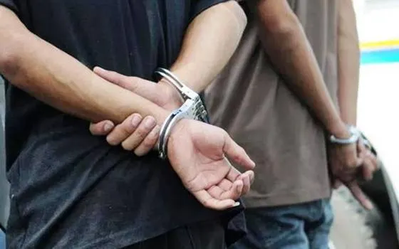 Rescata Policía Estatal a migrantes centroamericanos y cubanos y detiene a 2 polleros