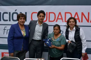 Entrega José Juan Espinosa apoyos en Jornada de Atención Ciudadana