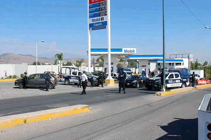 Gasolinera Santa Clara Ocoyucan Asalto Camioneta Valores