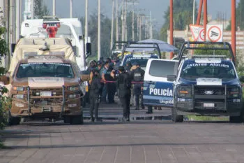 Fuerzas de seguridad detienen a seis presuntos huachigaseros y aseguran dos pipas en Coronango