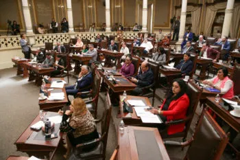 Se aprueban en comisiones del Congreso de Puebla concesiones de Lalo Rivera