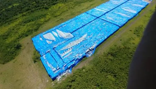Hallan miles de botellas de agua abandonadas; eran para víctimas de ‘María’