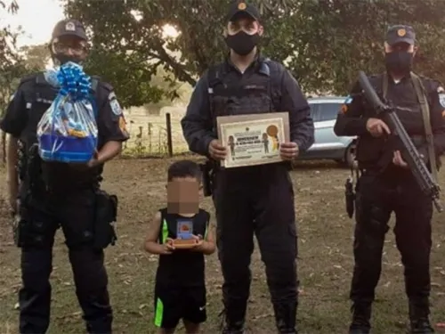 Niño de 3 años salva a su amigo de ahogarse en alberca