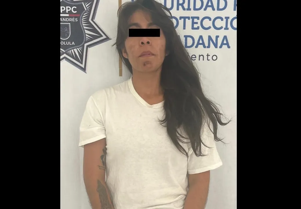 Detienen a mujer por robo a Elektra de la Recta a Cholula