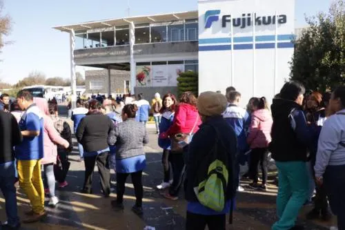 Conflicto laboral paraliza Fujikura, trabajadores exigen cambio de sindicato