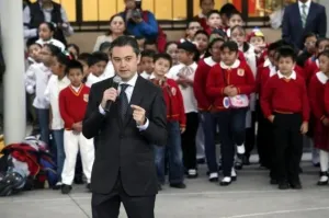 Escuelas al CIEN avanza en beneficio de 33 mil planteles del país