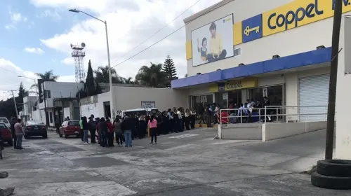 Asaltantes dan golpe en Coppel de Huejotzingo