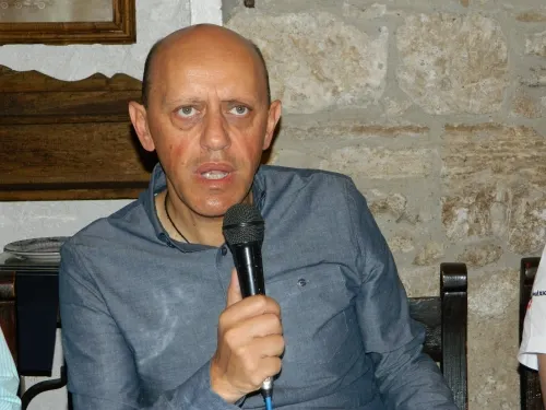El Extrañísimo Secuestro Exprés y las Bodas de la Realeza